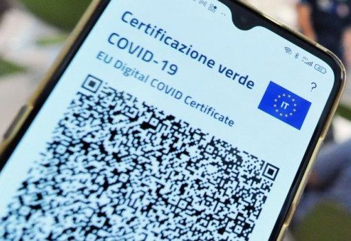 Green pass obbligatorio dal 15 ottobre per lavoratori pubblici e privati