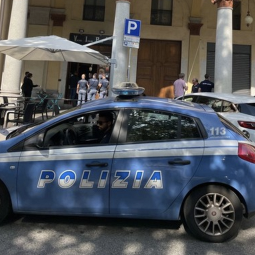 Risse, alcol a minori e lavoratori in nero, chiuso dalla Questura il bar Vip dei portici di via XX Settembre