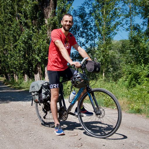 Daniele Valle attraverserà il Piemonte in bici per incontrare territori e persone