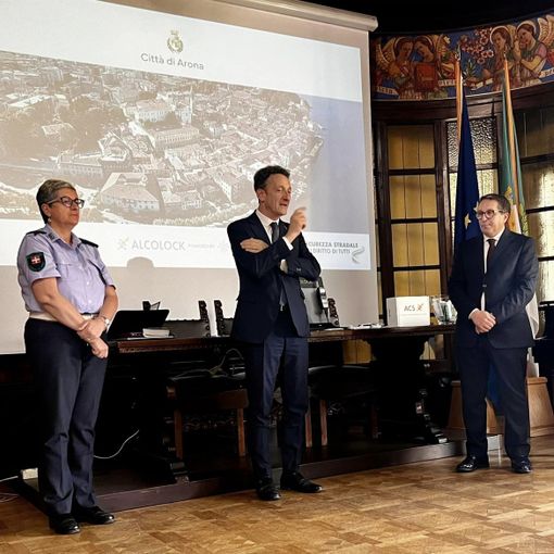 Alcolock: installato sullo scuolabus di Arona il dispositivo per il controllo dell'alcol