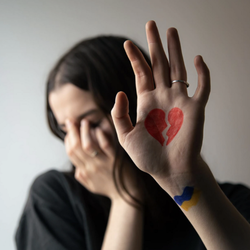 Conad sostiene le donne vittime di violenza: donazioni anche a Novara