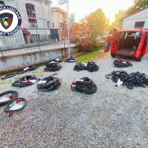 Rubano un furgone e cavi elettrici: arrestati dalla Polizia Locale
