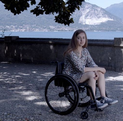 Presentazione del cortometraggio 'Oltre il buio' a Villa Bossi: un racconto di speranza e forza