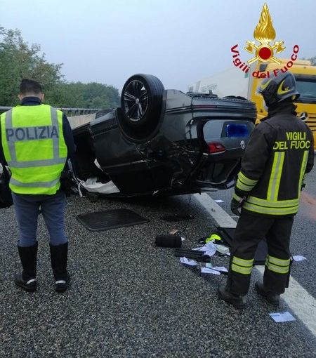 Auto &quot;carambola&quot; sulla A26, due feriti FOTO