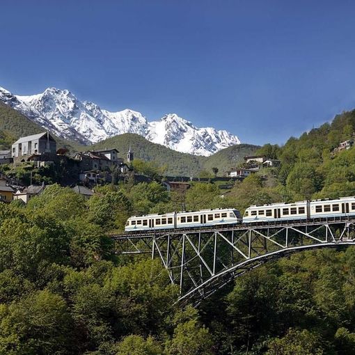 Distretto dei Laghi, turismo 2022: i trasporti al servizio dei visitatori