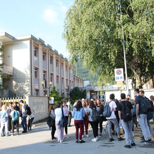 Maturità, questa mattina si parte con il tema. Chiorino agli studenti: &quot;Abbiamo bisogno del vostro talento&quot;