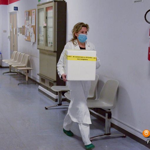 Dati ospedalieri tornati sotto la soglia di allerta. In Piemonte numeri da zona gialla