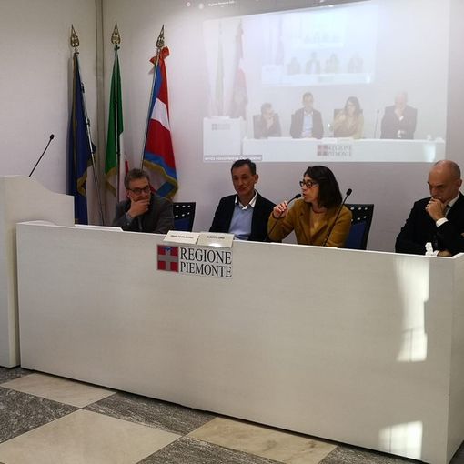 Parità di genere: quando la discriminazione non fa notizia, ma si nasconde già nei titoli di giornale