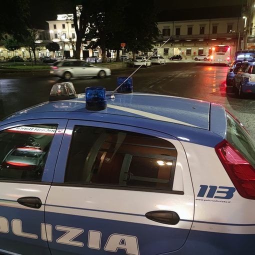 Arrestato giovane con droga e denaro non giustificato