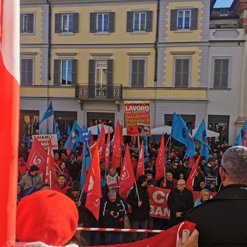 Successo per lo sciopero Cgil e Uil: anche gli studenti in piazza