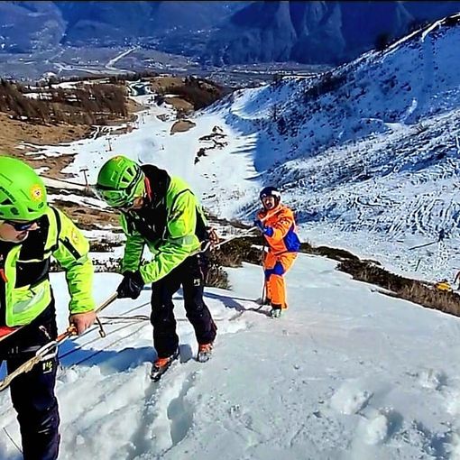 Soccorso alpino, un 2022 da record per gli eroi in quota: 1.310 missioni e 1.596 persone aiutate. I morti scendono a 75
