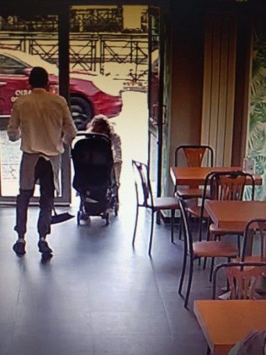 Dal Nord Ovest. Tenta di rapire una bimba di 9 mesi che dorme nel passeggino: aggredito dai presenti, viene poi arrestato dalla municipale