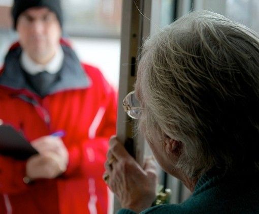 Truffe agli anziani, la prevenzione è la miglior difesa: 5 consigli utili dei Carabinieri