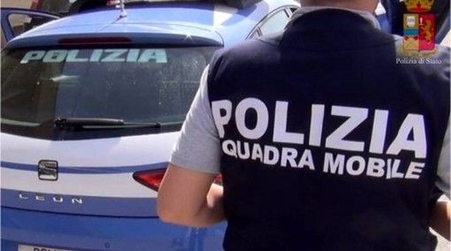 Conaca dal nord ovest. Trasportata in una busta della spesa per poi essere venduta: il viaggio dell'orrore di una neonata scoperto dalla Polizia