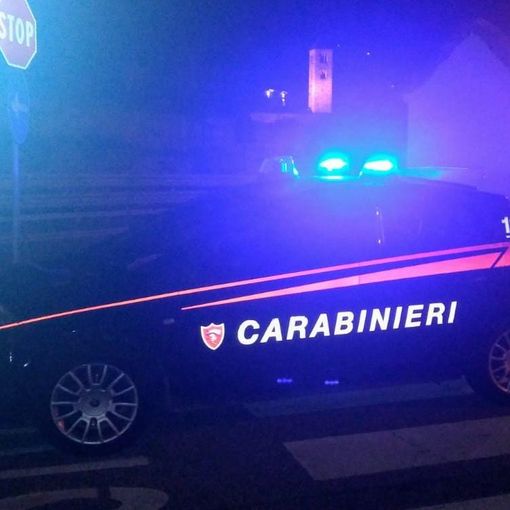 Alla guida sotto l'effetto di sostanze stupefacenti causa un incidente, denunciato