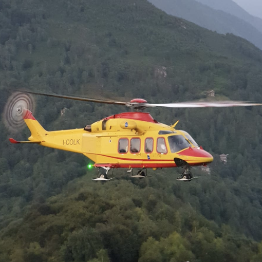 Novarese cade in un rio sopra Agrano, recuperato dall'elisoccorso