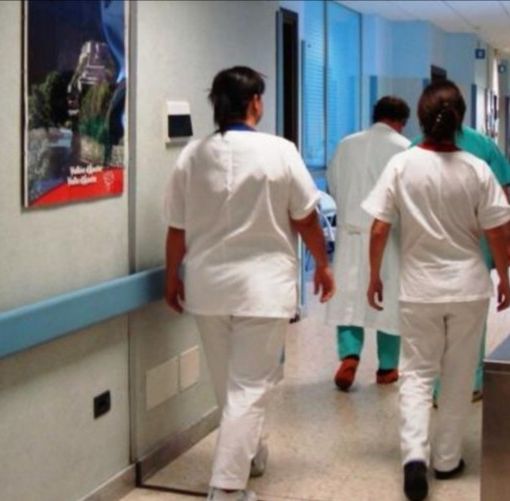 “Sempre più infermieri si dimettono dalla sanità pubblica, tanti in Piemonte”