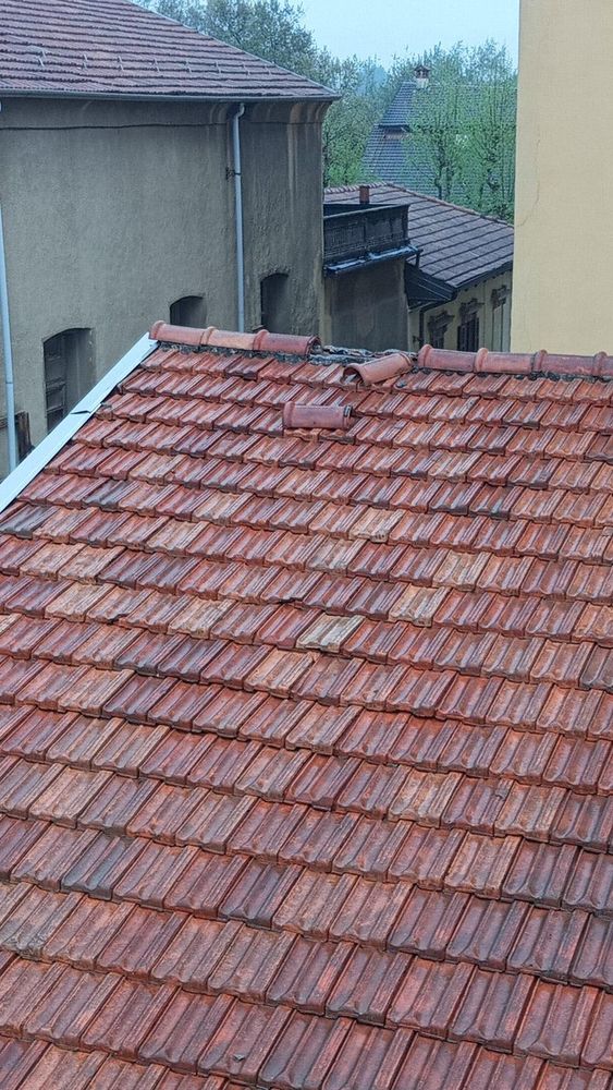 Riparata un’infiltrazione al tetto dell’Iti Da Vinci di Borgomanero: riaperta l’aula coinvolta Riparata un’infiltrazione al tetto dell’Iti Da Vinci di Borgomanero: riaperta l’aula coinvolta