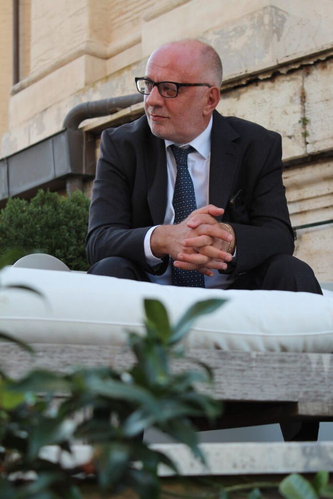 Francesco Saverio Vetere ha presentato il suo nuovo libro: “Le luci della strada”