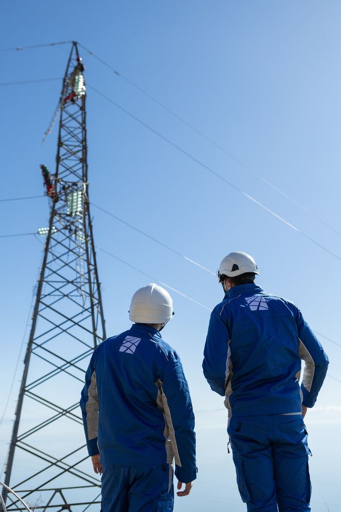 Guasto sulla linea elettrica, Alzate al buio