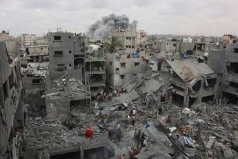 Gaza, &quot;29 morti in un raid&quot;. Media: &quot;Israele vuole inglobare Rafah in zona cuscinetto&quot;