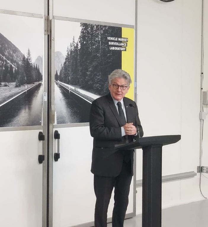Il Commissario Breton visita l’Italia e la Slovenia per discutere di difesa e sostegno al settore industriale