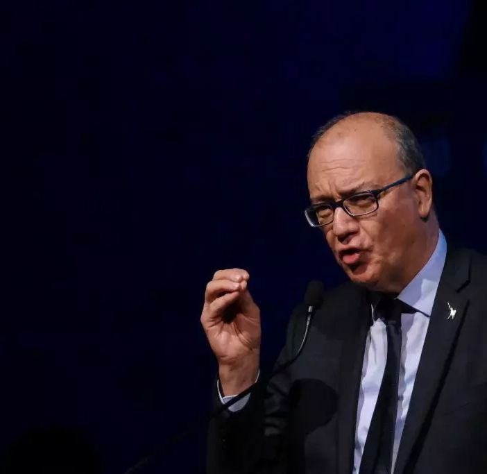 Valditara “Proporrò l’arresto in flagranza per chi aggredisce i prof”
