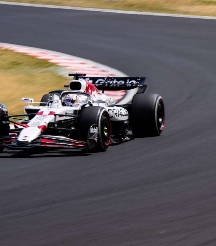 Pole stratosferica di Verstappen a Suzuka, beffate le McLaren