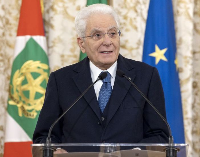 Mattarella “L’Ue si impegni per governare i movimenti migratori”
