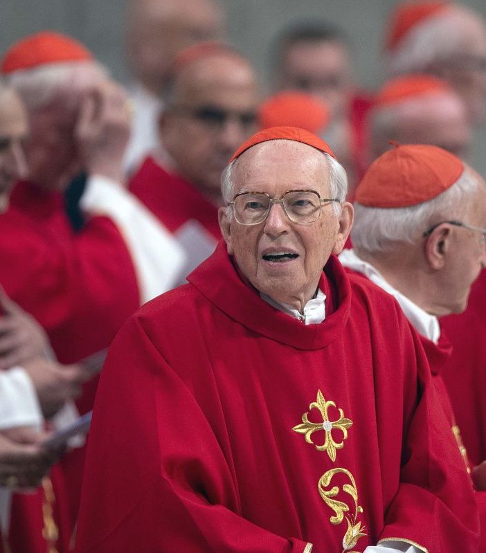 Conclave, cardinale Re “Il mondo di oggi attende molto dalla Chiesa”