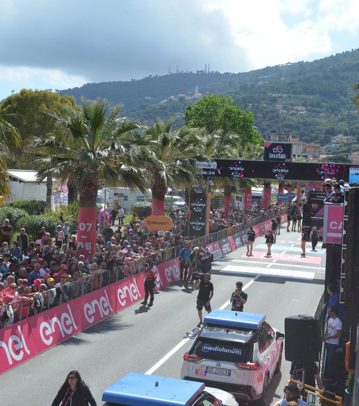 Giro d'Italia, il bilancio delle prime 9 tappe del direttore Vegni: &quot;Spettacolo garantito. Sempre chiesto uno slittamento di una settimana, diminuisce il rischio&quot;