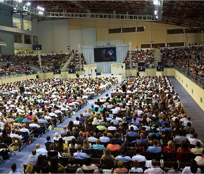 A Cameri il congresso annuale dei Testimoni di Geova