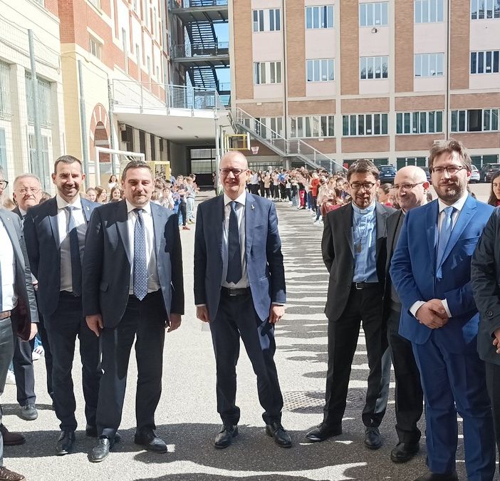 Il ministro Valditara in visita Novara