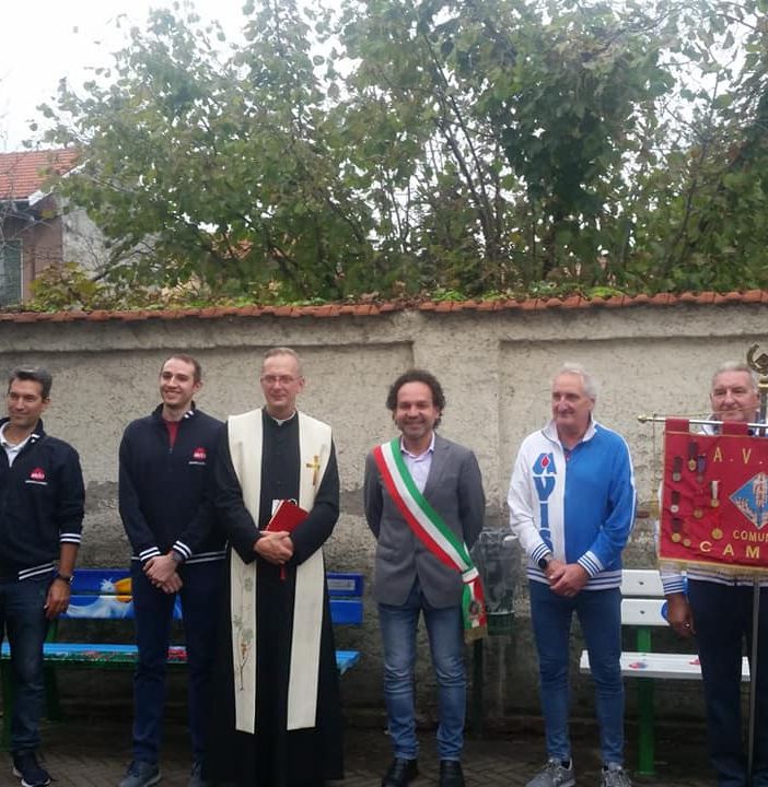 Cerano, inaugurate altre due panchine grazie all'iniziativa di Avis e Aido