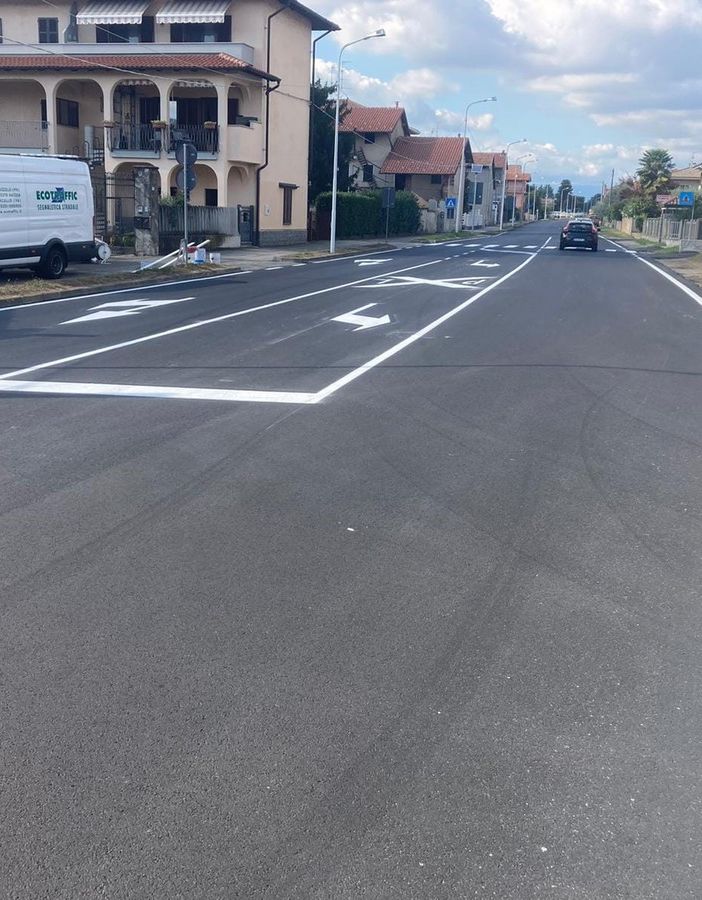 Nuova segnaletica stradale in Via Magistrini a Momo