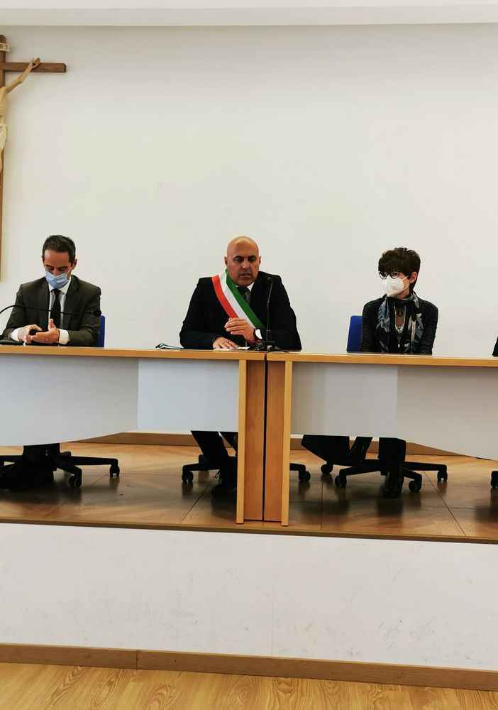 Attestato di merito a personale sanitario e associazioni per la campagna vaccinale