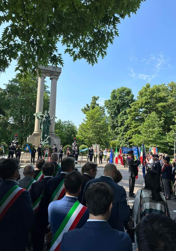 Celebrazione del 77º Anniversario della Repubblica Italiana al Monumento ai Caduti