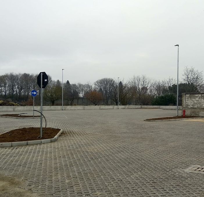 Cameri, aperto il nuovo parcheggio lungo via Baracca