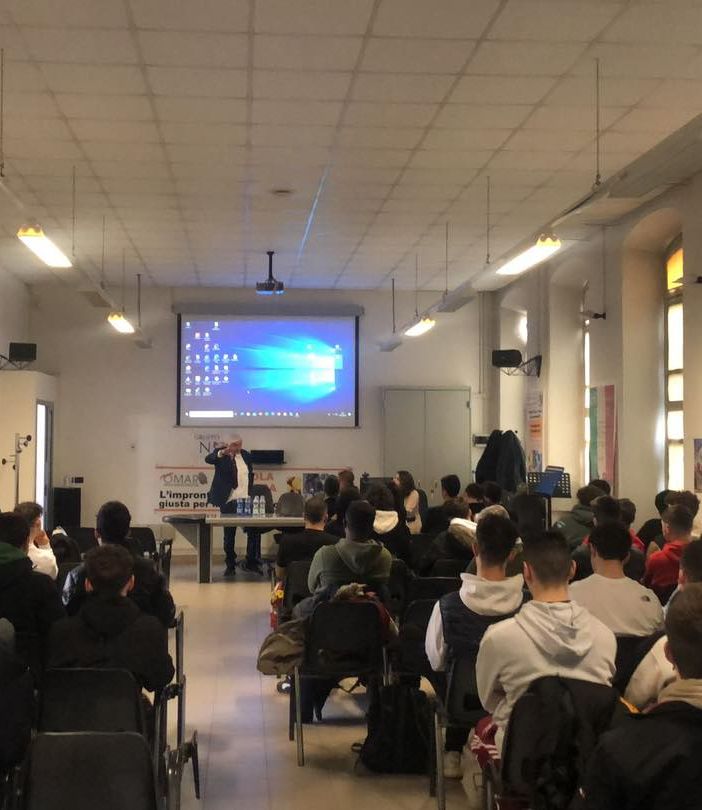 Incontro sull'auto del futuro all'ITI OMAR di Novara