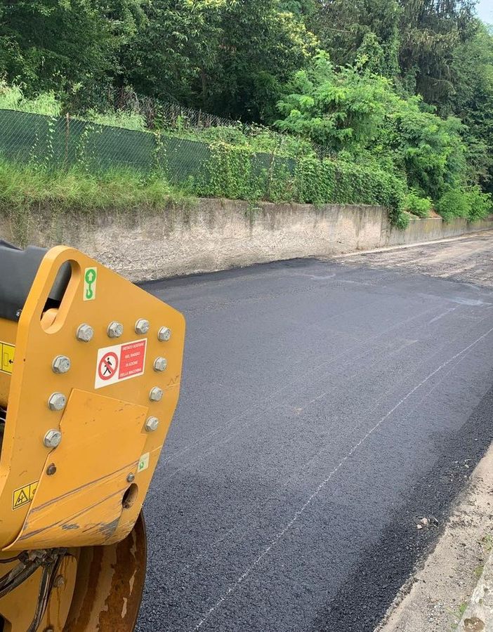 Varallo Pombia: completate le operazioni di asfaltatura nel centro paese