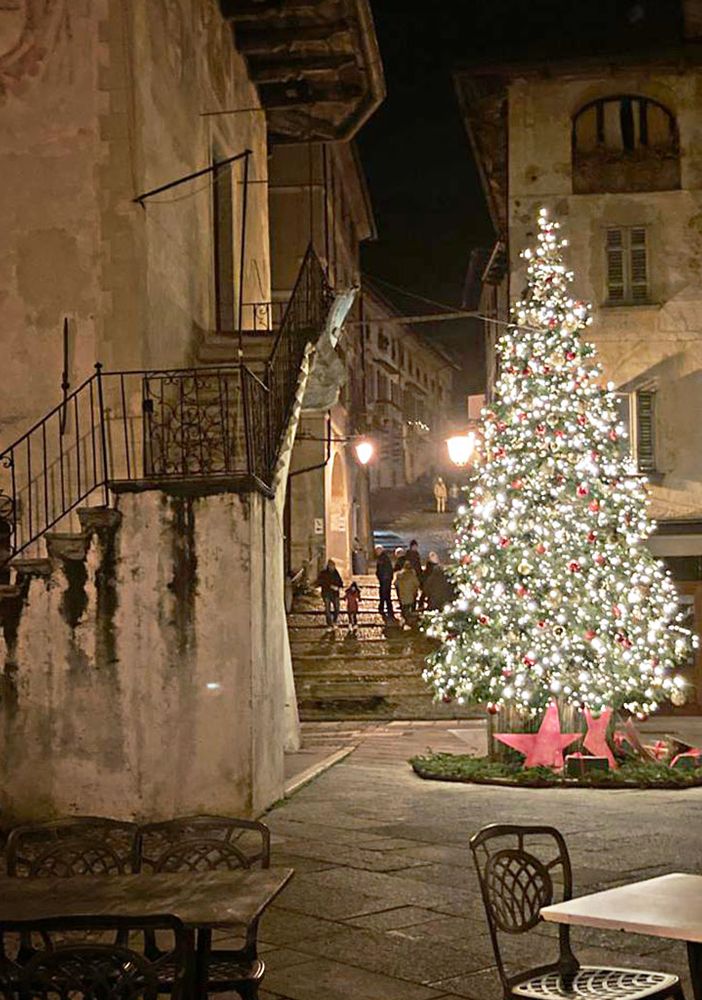 Orta San Giulio si illumina per il Natale