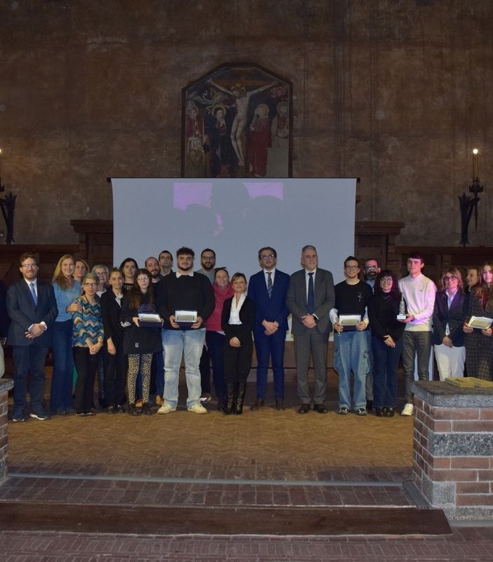 Premio per gli studenti meritevoli: un riconoscimento alle eccellenze scolastiche novaresi