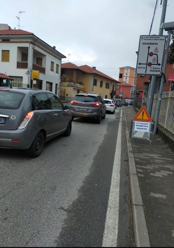 Momo, semaforo guasto all'incrocio centrale: intervento in arrivo