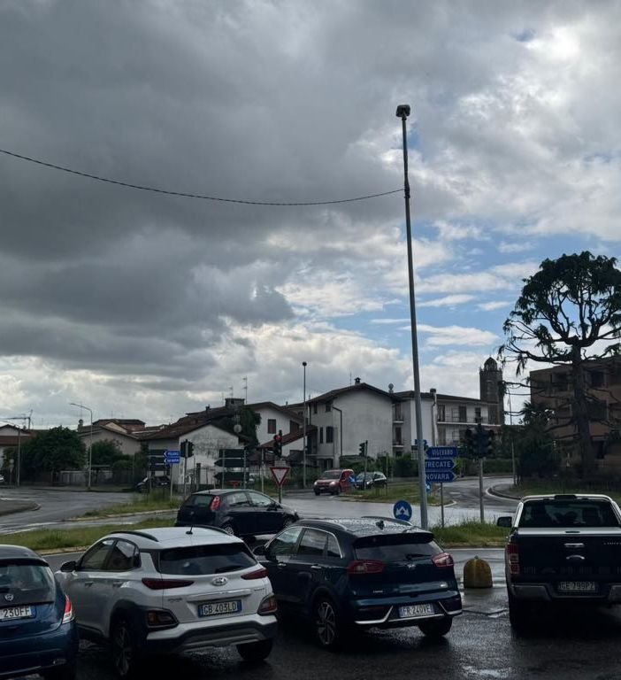 Via ai lavori per la nuova rotatoria sulla SP6 a Cerano: addio al semaforo in centro