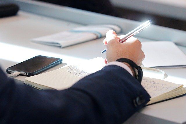 La crisi cancella anche i rappresentanti: in 10 anni perso il 10% degli operatori, &quot;senza contratto e sempre più precari&quot;