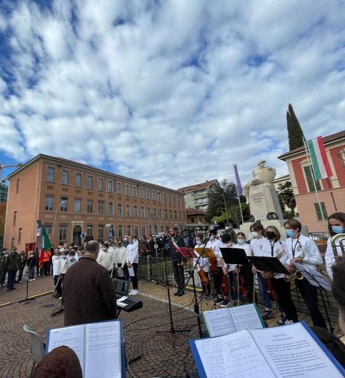 Ad Arona la commemorazione per la Giornata delle forze armate