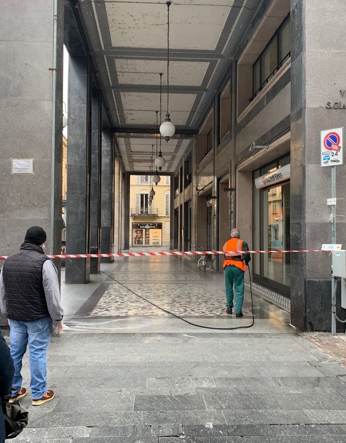 E intanto Assa disinfetta la citta’