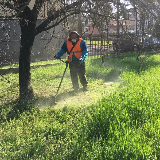 Nonostante l’emergenza sanitaria prosegue la manutenzione del verde