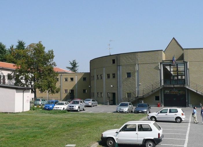 Tensione all’Ipsia Bellini, studenti contestano il preside