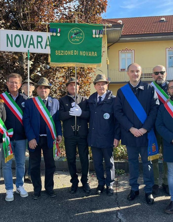 Il presidente della Provincia di Novara all'adunata degli alpini